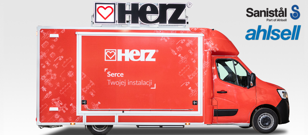 Uzkodas un rīta kafija kopā ar Herz un Reflex