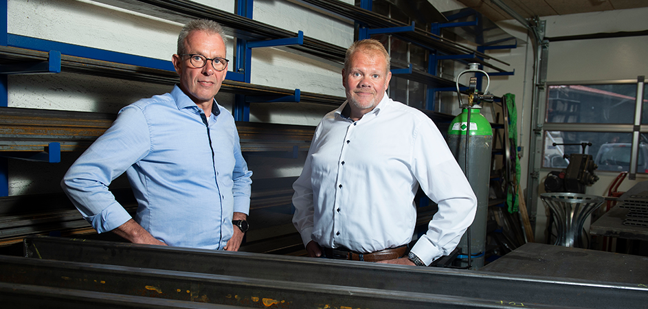 Fra sælger af skruer og stiksave til sælger af digitale services