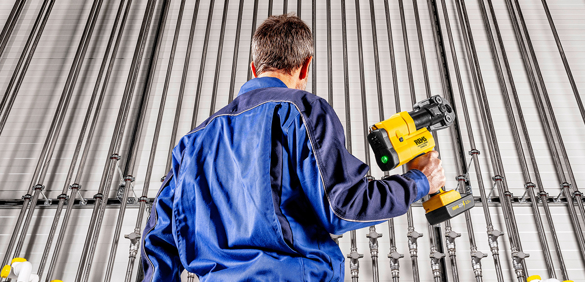 Ny REMS Akku-Press 22V ACC Connected - 32KN radialpress med stedbestemmelse