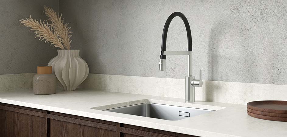 Med Silhouet Pro kan vandstrålen nå ud i hele køkkenvasken