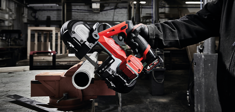 Milwaukee leverer banebrydende innovation med ny kompakt båndsav, der både er lettere og hurtigere end tidligere